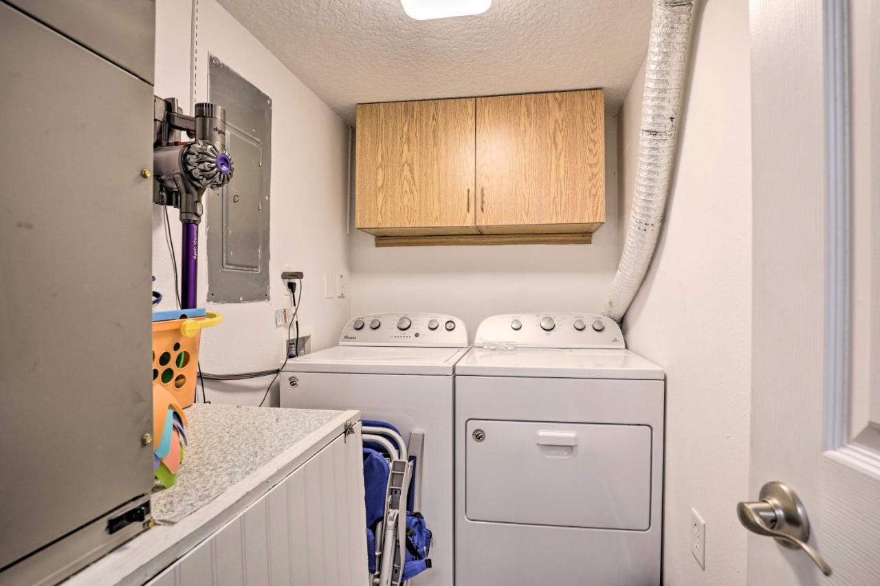 St Augustine Getaway With Porch 1 Block To Beach! St. Augustine Luaran gambar