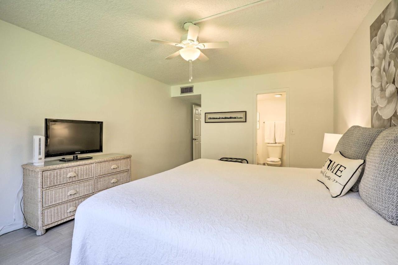 St Augustine Getaway With Porch 1 Block To Beach! St. Augustine Luaran gambar