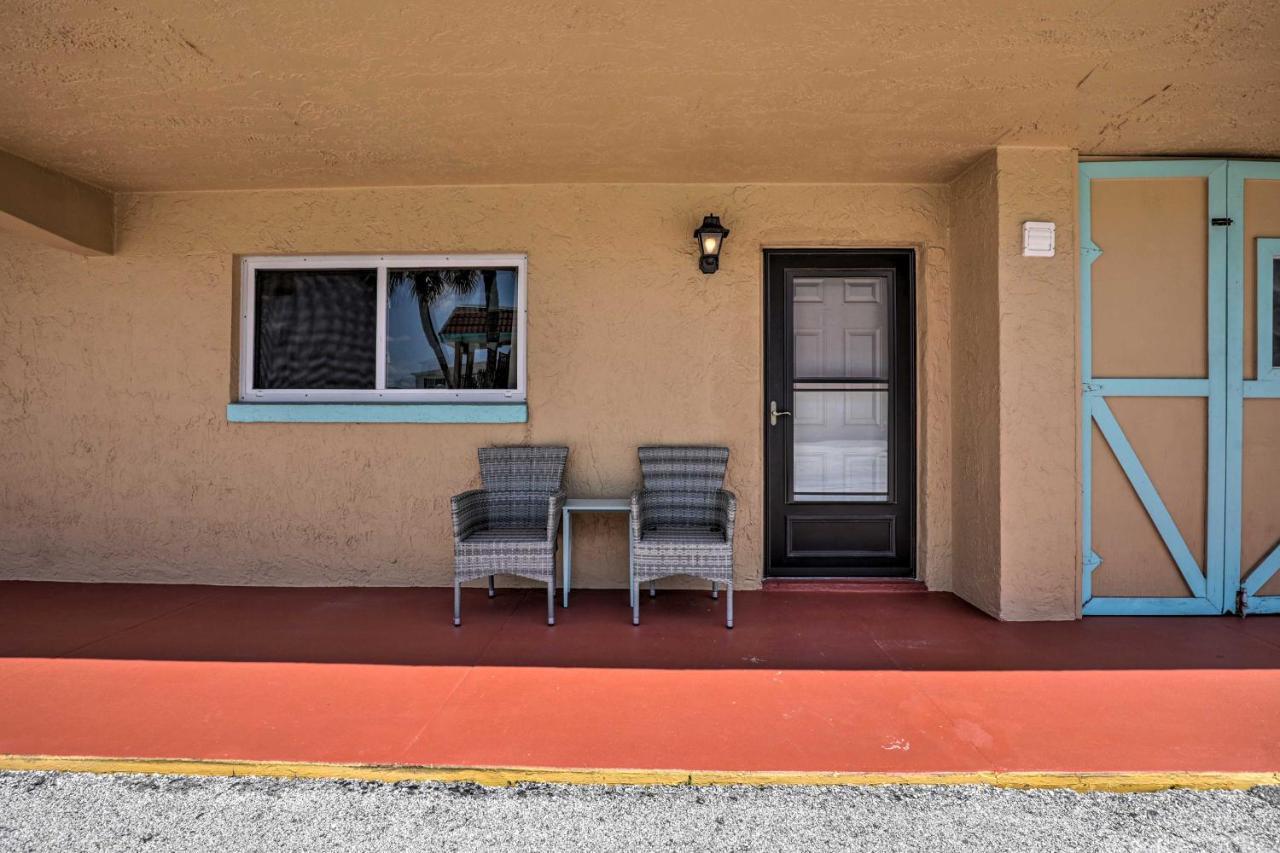 St Augustine Getaway With Porch 1 Block To Beach! St. Augustine Luaran gambar
