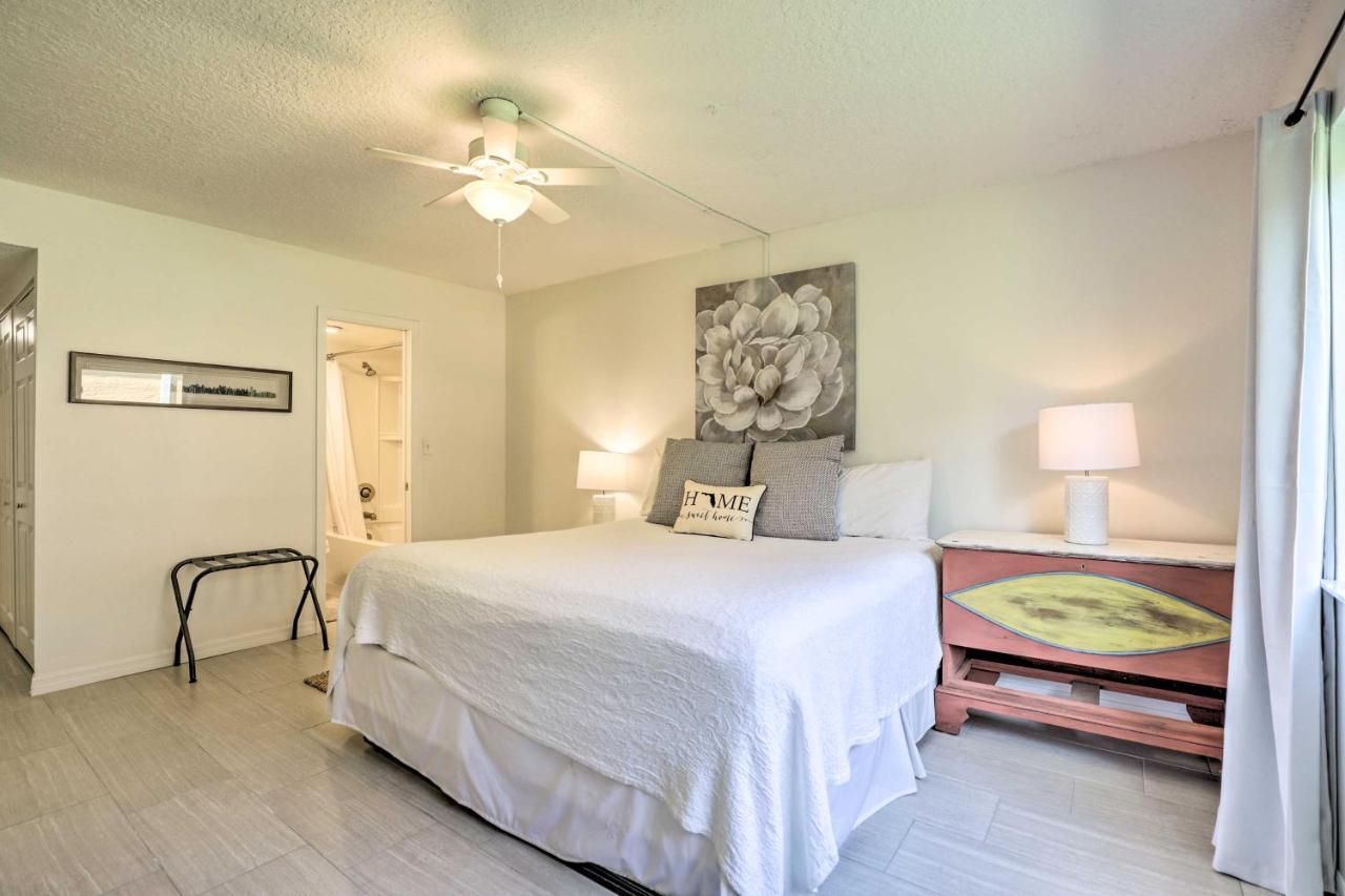 St Augustine Getaway With Porch 1 Block To Beach! St. Augustine Luaran gambar