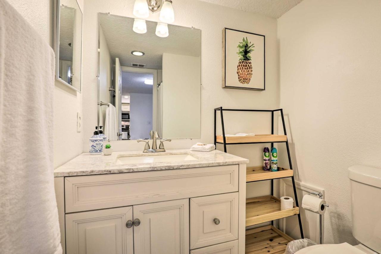 St Augustine Getaway With Porch 1 Block To Beach! St. Augustine Luaran gambar