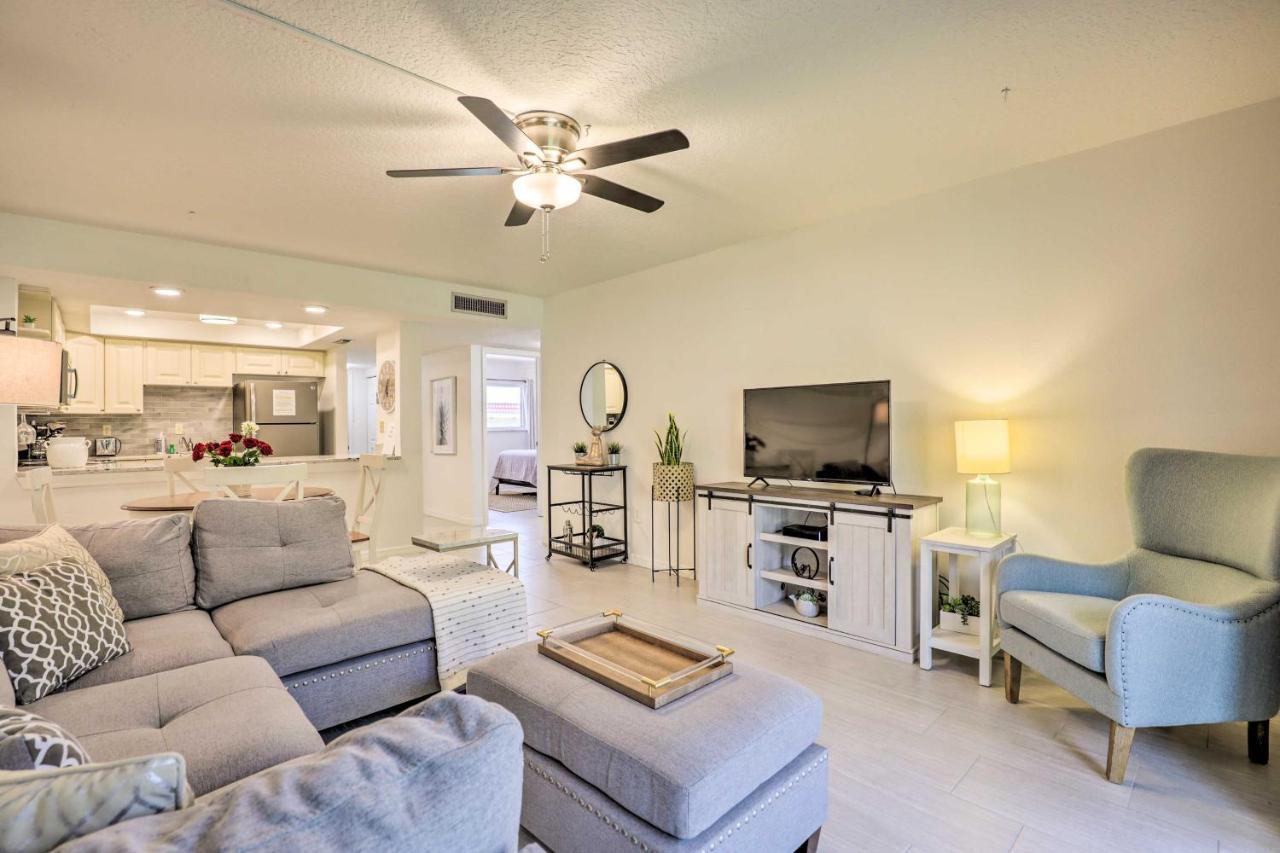 St Augustine Getaway With Porch 1 Block To Beach! St. Augustine Luaran gambar